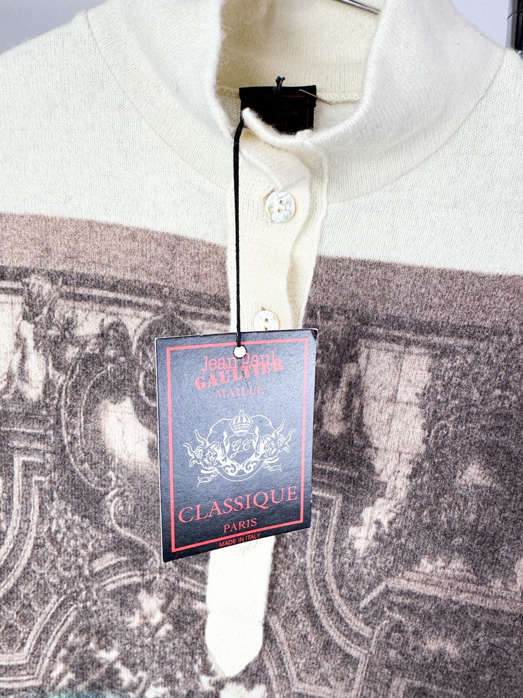 Thumbnail 34071ed2-444f-4d93-9f93-5f7e7b44fdd2