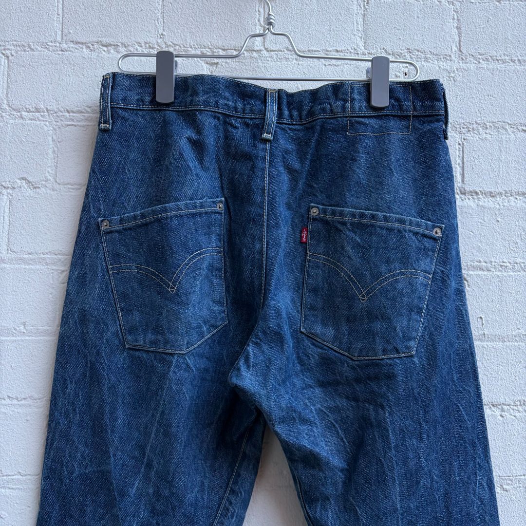 Thumbnail 8559f01a-4f76-41a2-836a-43ef086e75b8