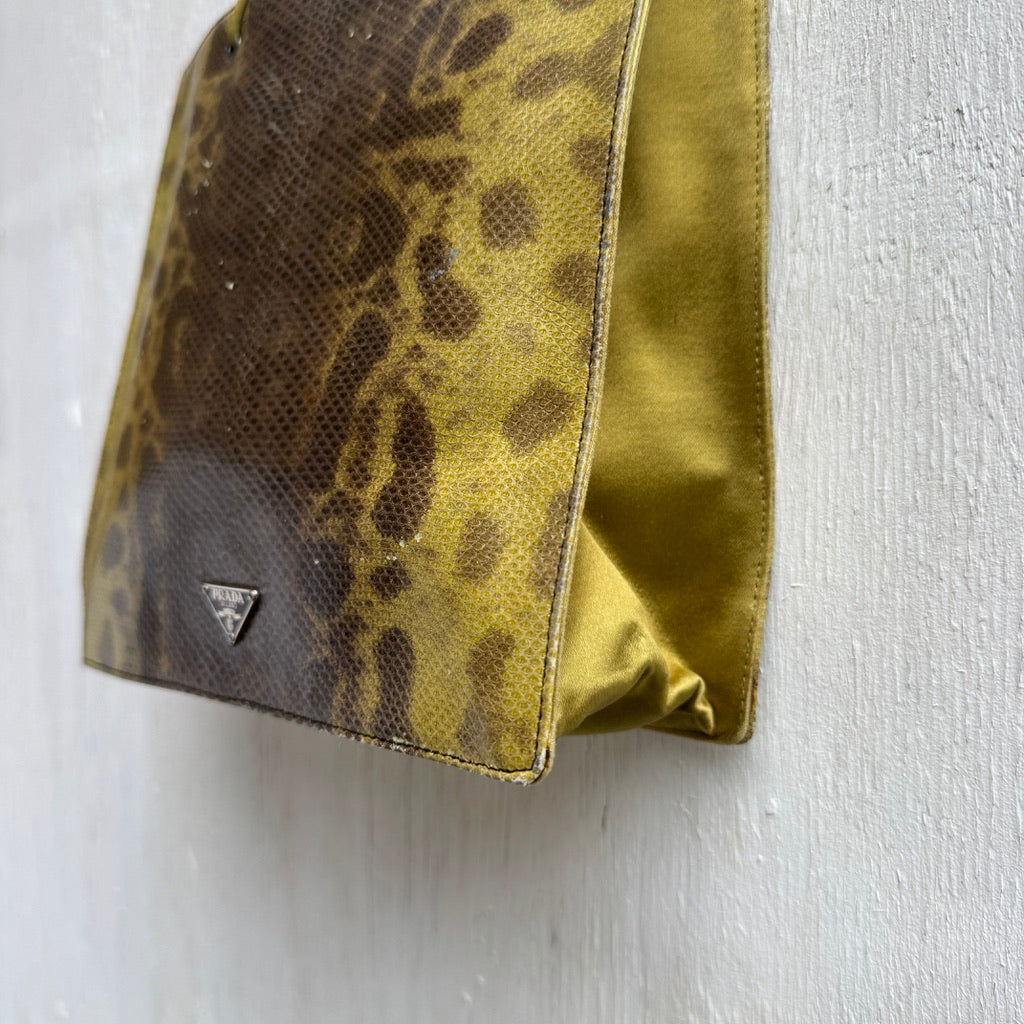 Thumbnail f0725737-edff-4fe5-9401-582c9d65cc6d