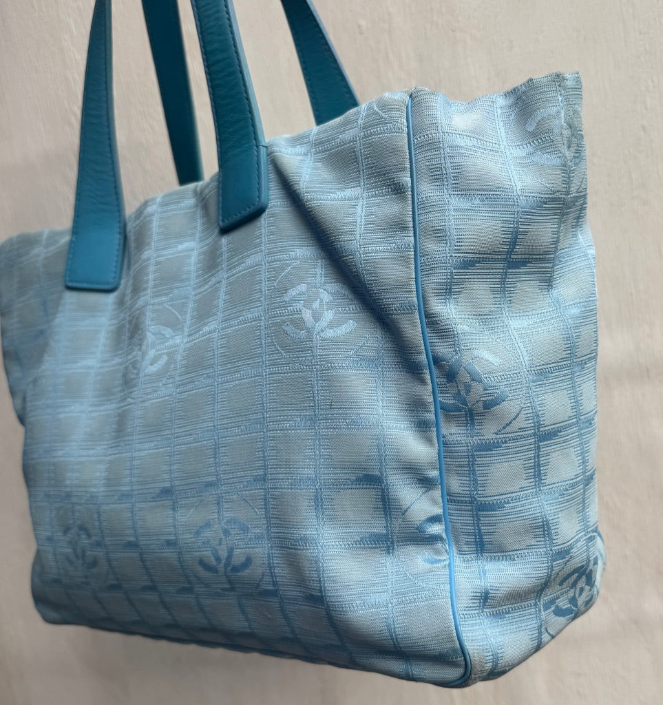 Thumbnail 63ebf4e1-dfee-49e2-8283-7ab635295115