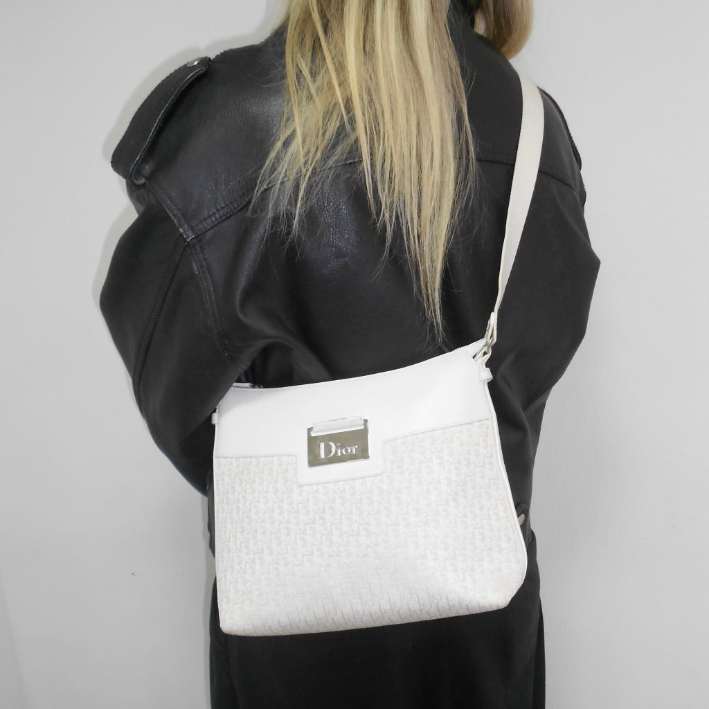 Thumbnail e63b4ae7-98d7-4006-b3e4-734a13f01eae