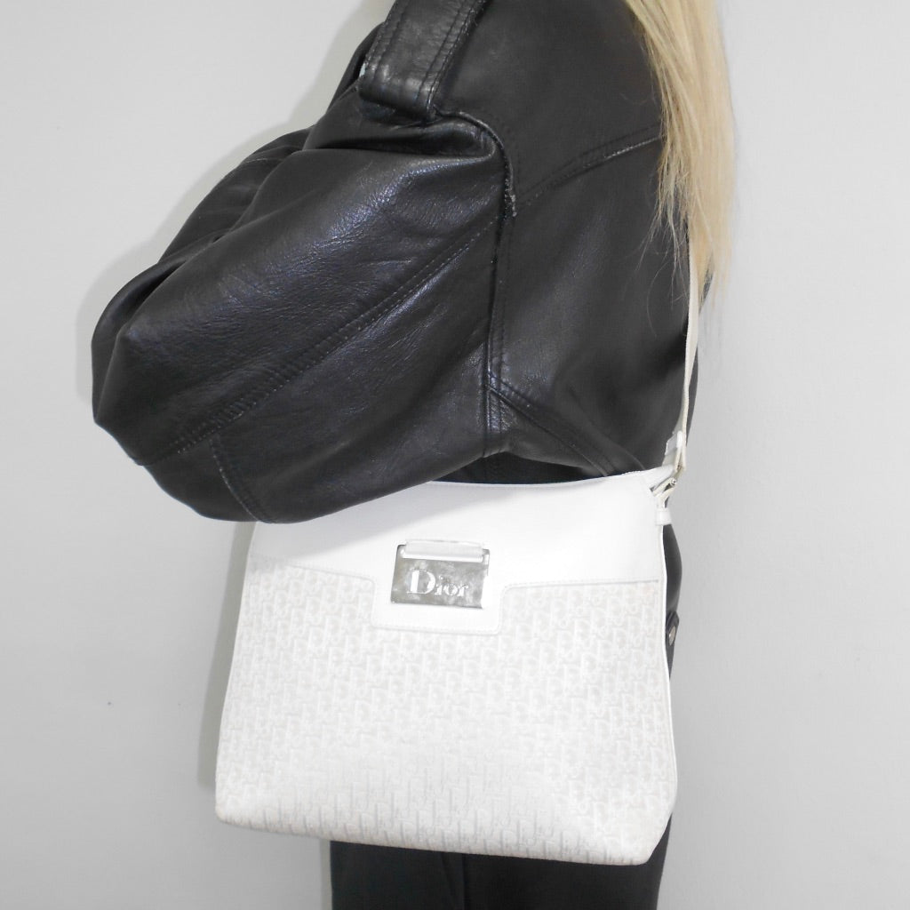 Thumbnail 292c8620-141b-44f9-8516-1158b724d28a