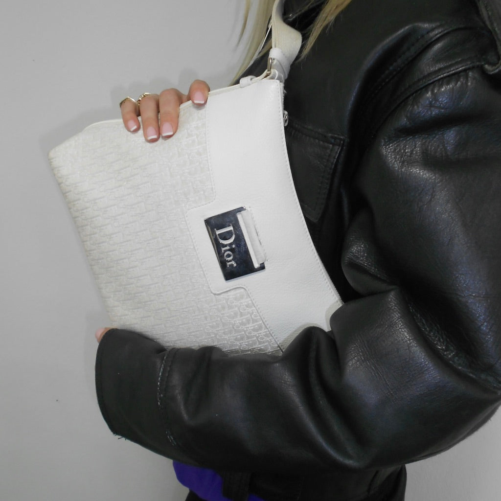 a096073c-4250-4e2a-8681-c4694af139dc