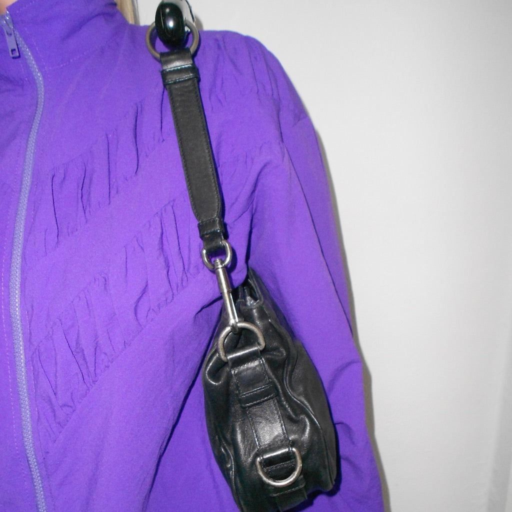 Thumbnail 9b794cdc-68f5-4ca7-9370-df66ab5b26ca