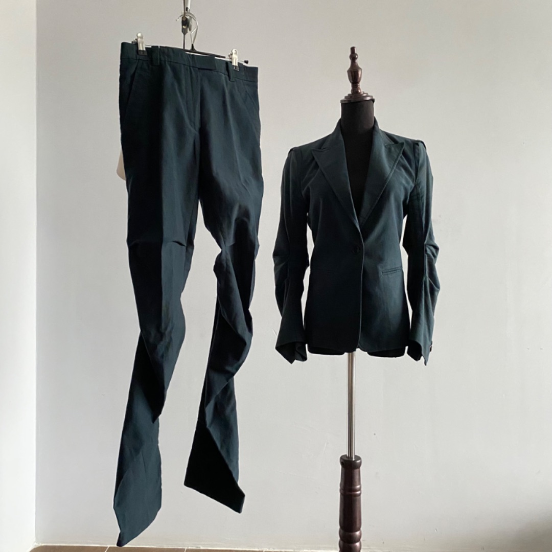 16c3ad0b-e715-49b6-b3a8-acb833cda32a